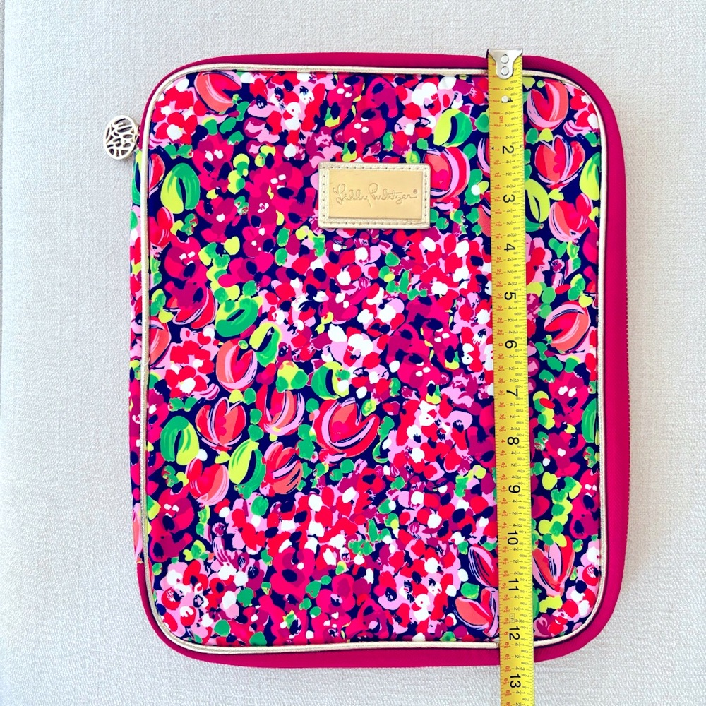 Never used Lilly Pulitzer tech sleeve
